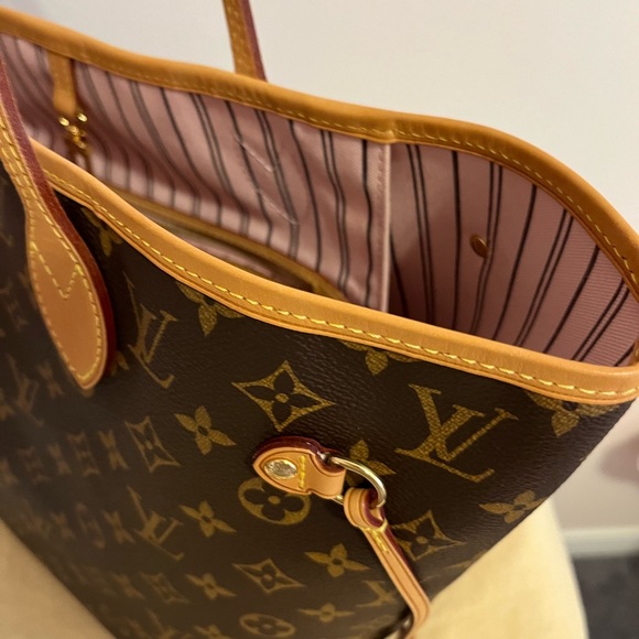 SOLD Louis Vuitton Monogram Neverfull MM Rose Ballerine & matching MM Pochette - Picture 11 of 16